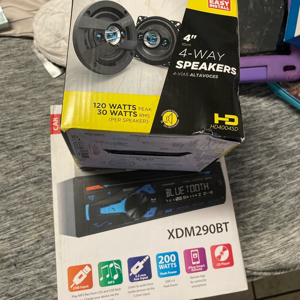 Stereo system - Picture 2 of 3